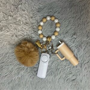 4pcs Cream and white Beaded Bracelet Safety Keychain